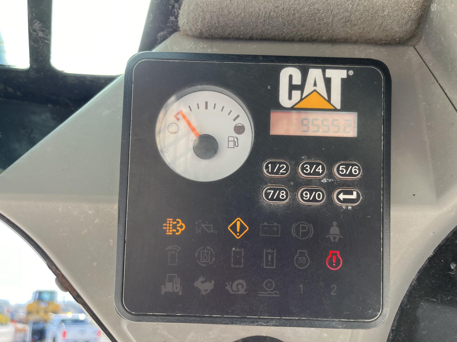 ./imagenes/INVOICE/2019/16437/MINI CATERPILLAR 262D (19).JPG